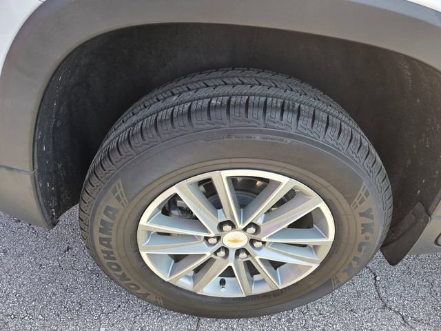 Used 2023 Chevrolet Traverse LT FWD image 21
