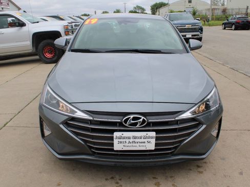 Used 2019 Hyundai Elantra SEL FWD image 2