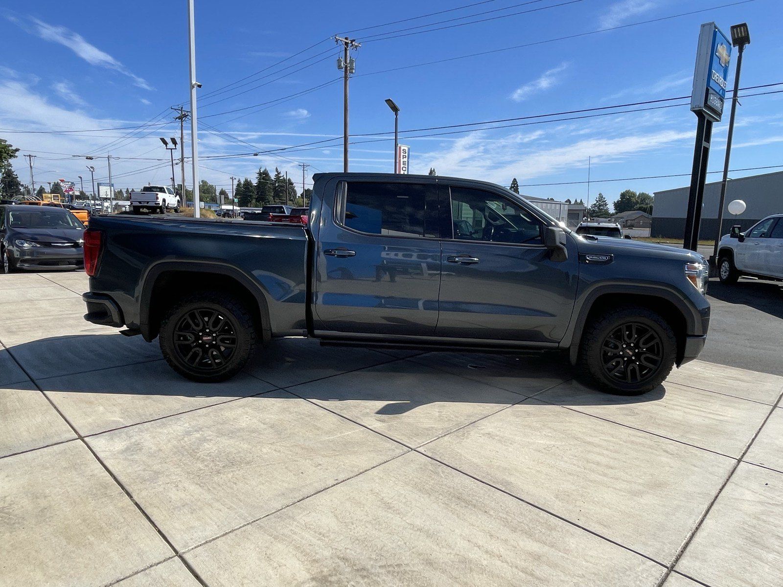 Used 2020 GMC Sierra 1500 Elevation w/ Elevation Value Package AWD/4WD image 6