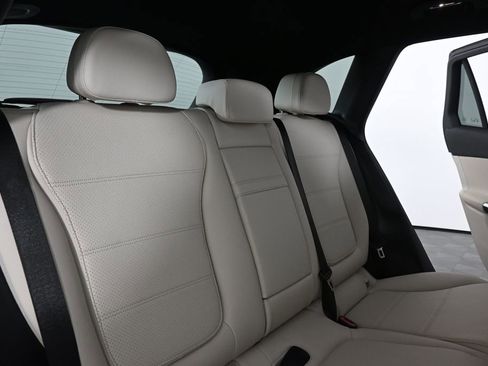 Used 2026 Mercedes-Benz GLC 300 image 19