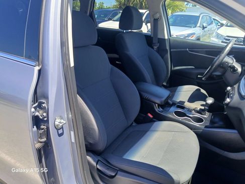 Used 2020 Kia Sorento S FWD image 18