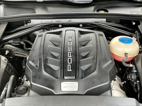 Used 2016 Porsche Macan S AWD/4WD image 29