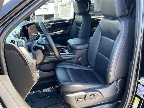 Used 2025 Chevrolet Tahoe LT AWD/4WD image 24