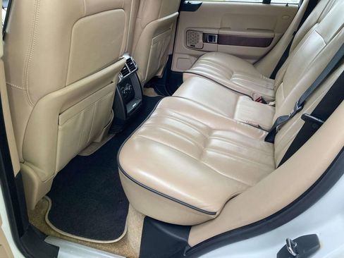 Used 2011 Land Rover Range Rover HSE AWD/4WD image 9