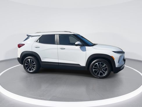 Certified 2025 Chevrolet TrailBlazer LT w/ Convenience Package image 10