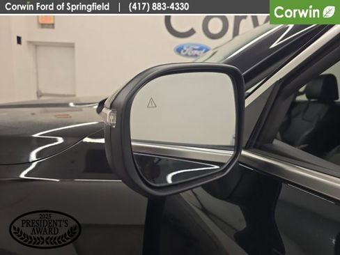 Used 2025 Kia Telluride S FWD image 39