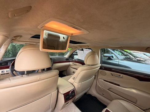 Used 2009 Lexus LS 460 L w/ Luxury Pkg RWD image 22
