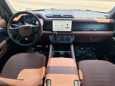Used 2025 Land Rover Defender 110 AWD/4WD image 24