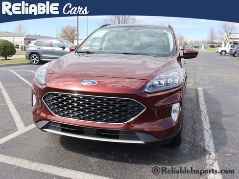 Used 2021 Ford Escape Titanium w/ Class II Trailer Tow Package image 10