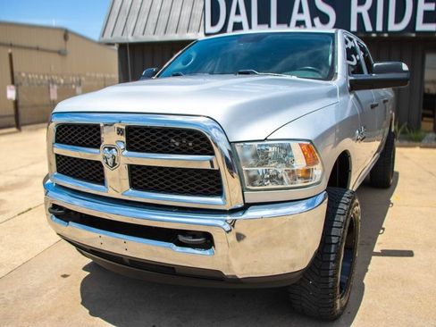 Used 2018 RAM 2500 Tradesman w/ Chrome Appearance Group AWD/4WD image 3