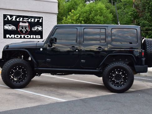 Used 2015 Jeep Wrangler Unlimited Sahara AWD/4WD image 3