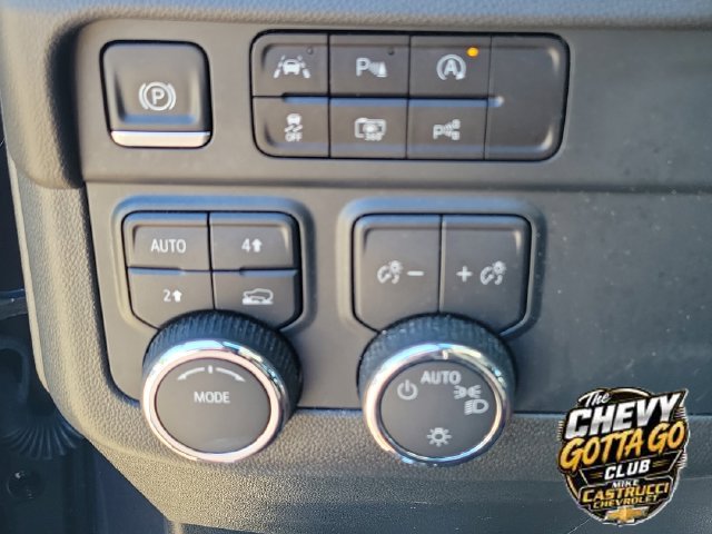 Used 2025 Chevrolet Suburban LT AWD/4WD image 22