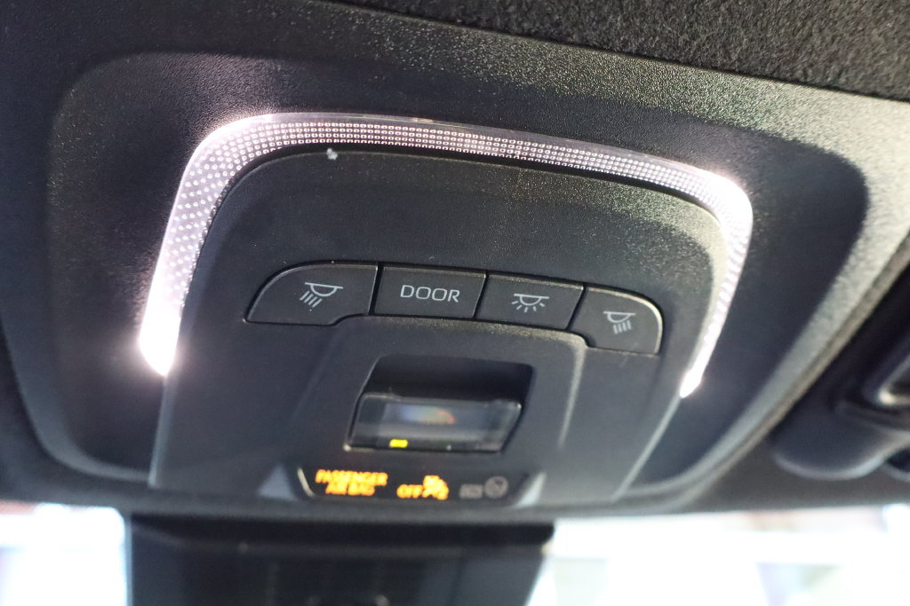 Used 2025 Toyota Corolla SE w/ SE Package FWD image 24