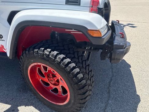 Used 2021 Jeep Gladiator Sport AWD/4WD image 11