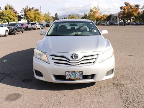 Used 2010 Toyota Camry FWD image 2