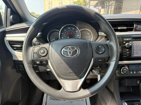 Used 2016 Toyota Corolla LE FWD image 13