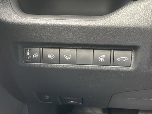 Used 2022 Toyota RAV4 XSE image 32