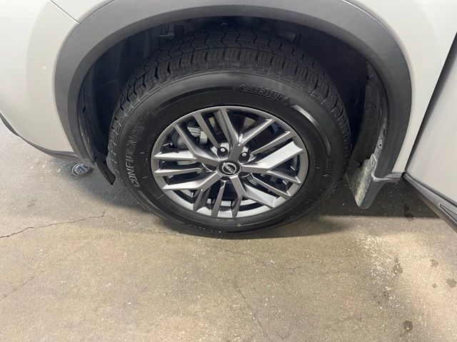 Used 2024 Nissan Rogue S AWD/4WD image 30