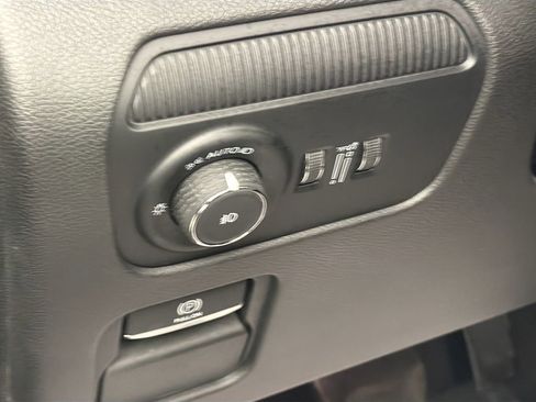 Used 2025 Jeep Wagoneer 4WD image 10