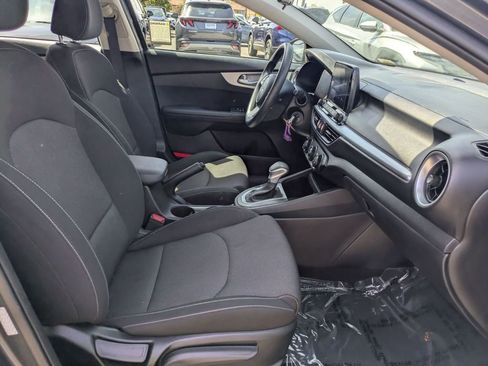 Used 2023 Kia Forte LXS w/ LXS Technology Package FWD image 28