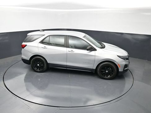Used 2022 Chevrolet Equinox LS w/ LPO, Floor Liner Package FWD image 20