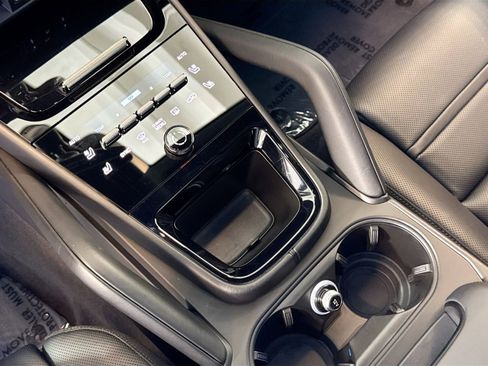 Certified 2025 Porsche Cayenne image 19