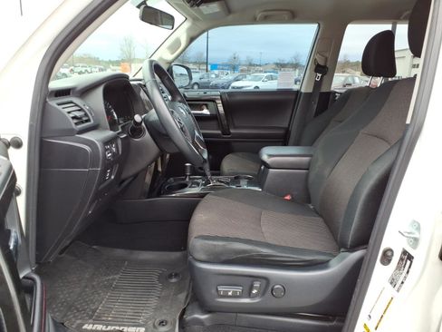 Used 2016 Toyota 4Runner 4WD image 10