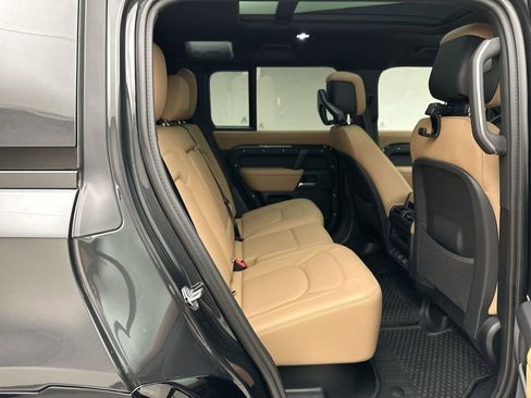 New 2026 Land Rover Defender 110 X-Dynamic SE image 19