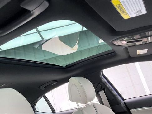 Used 2025 Genesis G70 2.5T w/ Sport Prestige Package image 13