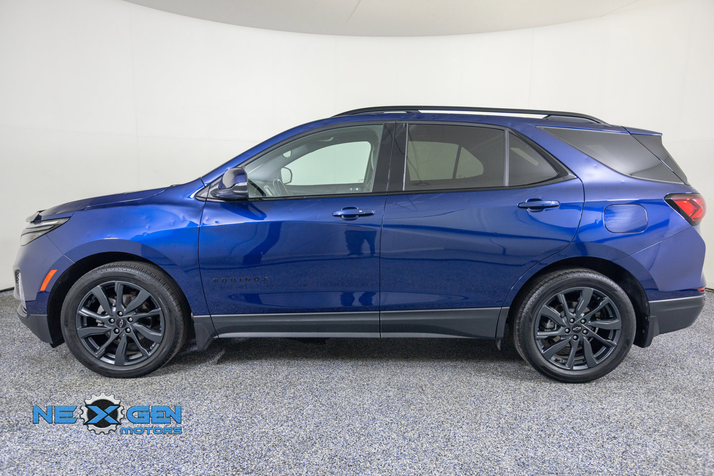 Used 2022 Chevrolet Equinox RS w/ LPO, Floor Liner Package FWD image 5