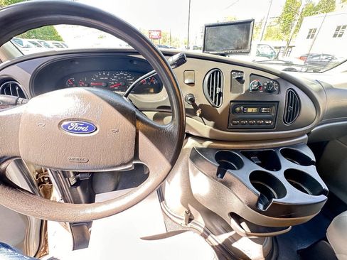 Used 2008 Ford E-350 and Econoline 350 Super Duty RWD image 13