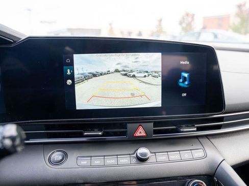 New 2025 Hyundai Elantra SEL image 30