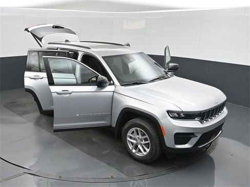 New 2025 Jeep Grand Cherokee Laredo X w/ Luxury Tech Group I image 48