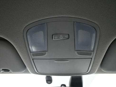 Used 2020 Hyundai Elantra SE w/ Cargo Package (C1) image 17