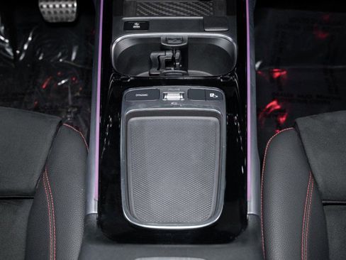 Certified 2025 Mercedes-Benz GLB 35 AMG 4MATIC image 20