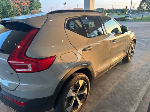 Used 2024 Volvo XC40 B5 Plus AWD/4WD image 5
