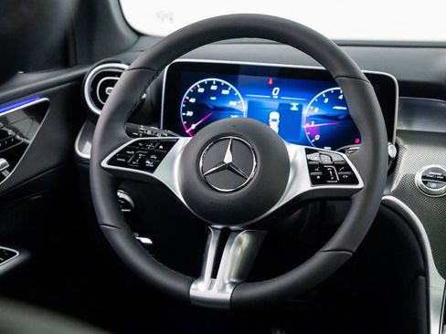 Used 2026 Mercedes-Benz GLC 300 4MATIC image 12