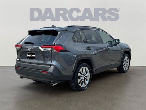 Used 2019 Toyota RAV4 XLE Premium w/ Cold Weather Package AWD/4WD image 5