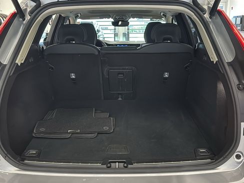 Used 2025 Volvo XC60 B5 Plus AWD/4WD image 29