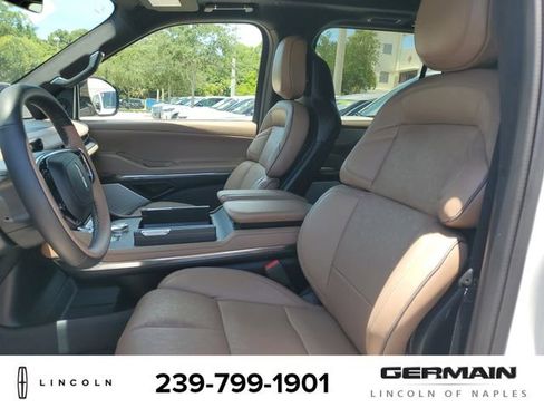 New 2026 Lincoln Navigator L Black Label AWD/4WD image 18