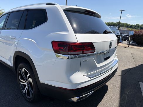 Certified 2023 Volkswagen Atlas SEL AWD/4WD image 15