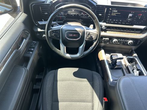 Certified 2024 GMC Sierra 1500 Elevation w/ Preferred Package AWD/4WD image 17