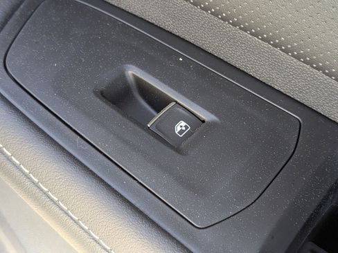 New 2025 Volkswagen Atlas Cross Sport SE image 35