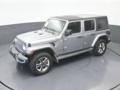 Used 2019 Jeep Wrangler Unlimited Sahara AWD/4WD image 49
