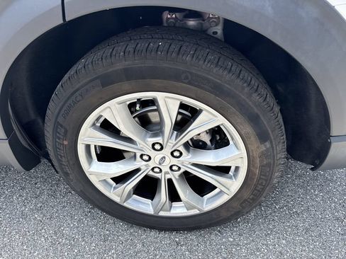 Used 2023 Ford Explorer XLT w/ Equipment Group 202A RWD image 19