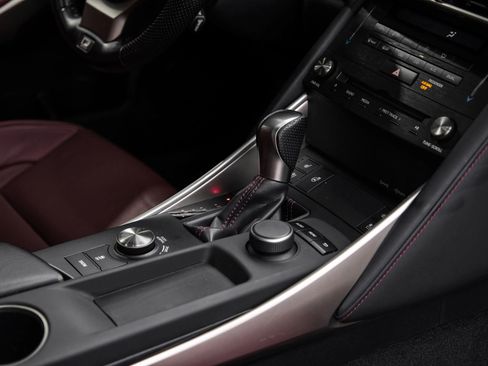 Used 2019 Lexus IS 300 image 28