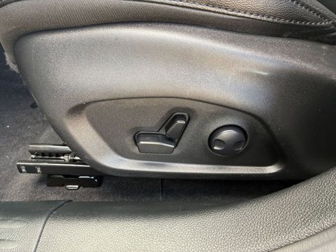 Used 2025 Jeep Compass Limited image 22