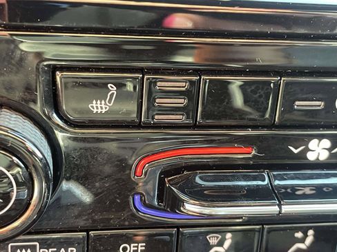 Used 2024 Jeep Grand Cherokee Limited image 21