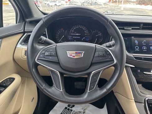 Used 2017 Cadillac XT5 FWD image 26