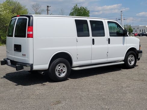 Used 2024 GMC Savana 2500 w/ Driver Convenience Package RWD image 5